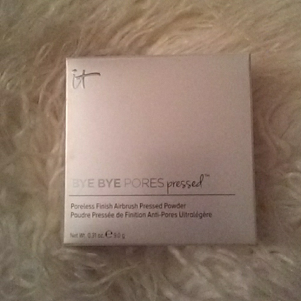 It cosmetics bye bye pores pressed